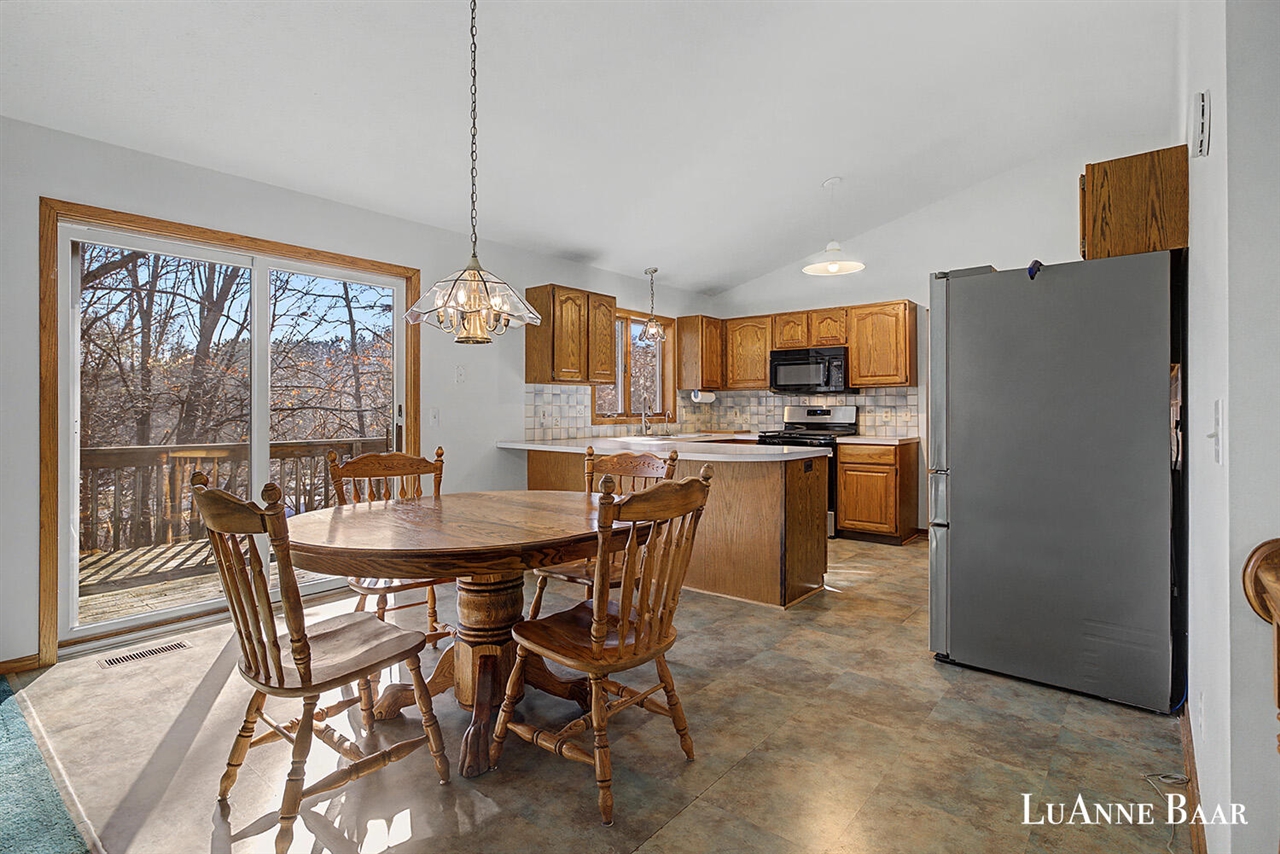 8050 Oakview Ridge Drive, Rockford, MI, 49341