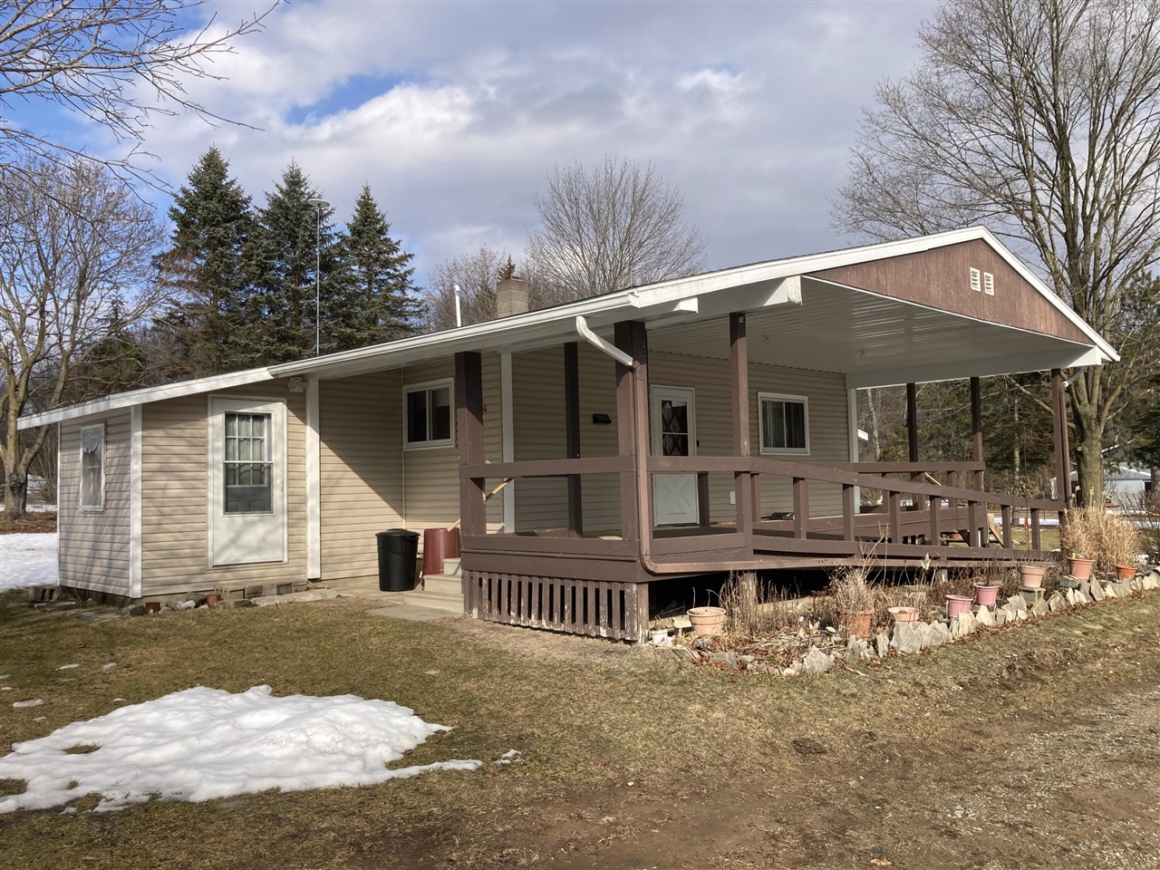 Homes for sale in Riverdale, MI | 7737 Ne County Line Rd, Riverdale, MI 48877 | MLS# 70518042