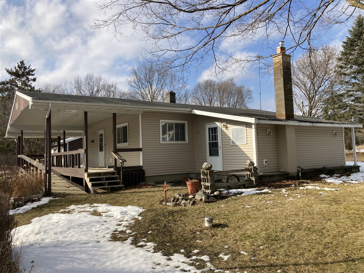 Homes for sale in Riverdale, MI | 7737 Ne County Line Rd, Riverdale, MI 48877 | MLS# 70518042