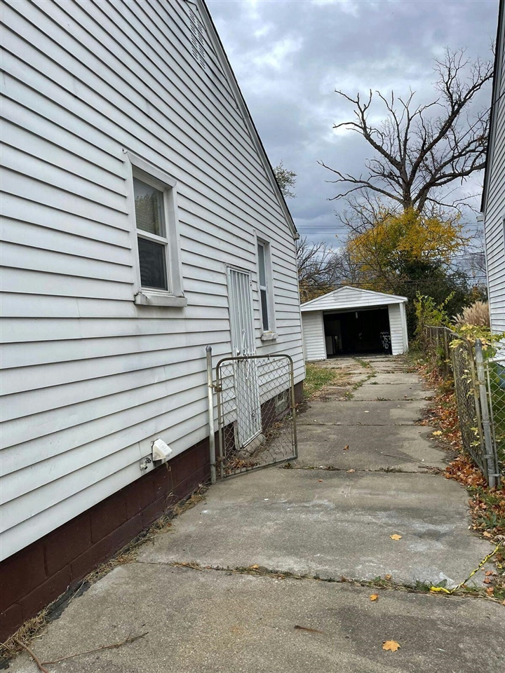 6366 Westwood Street, Detroit, MI, 48228-3929