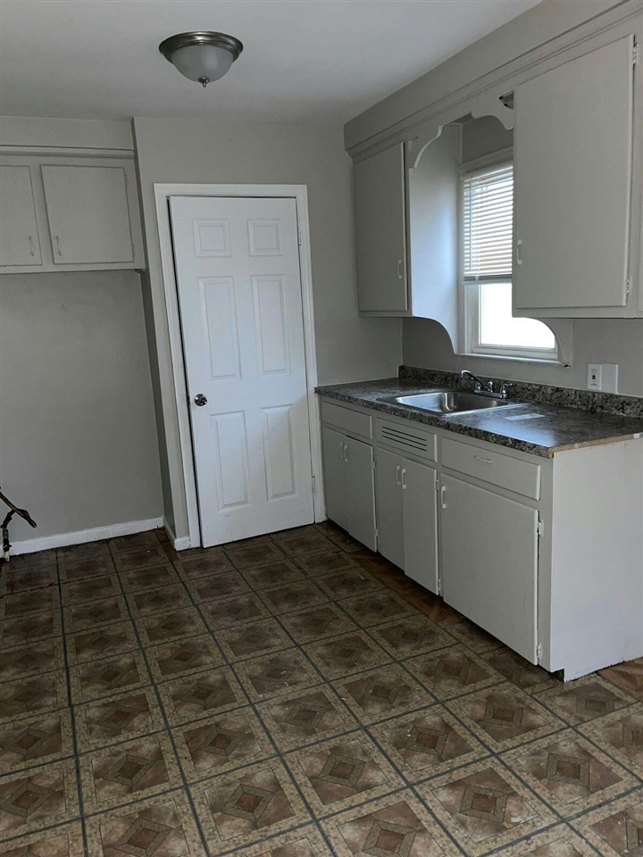 6366 Westwood Street, Detroit, MI, 48228-3929