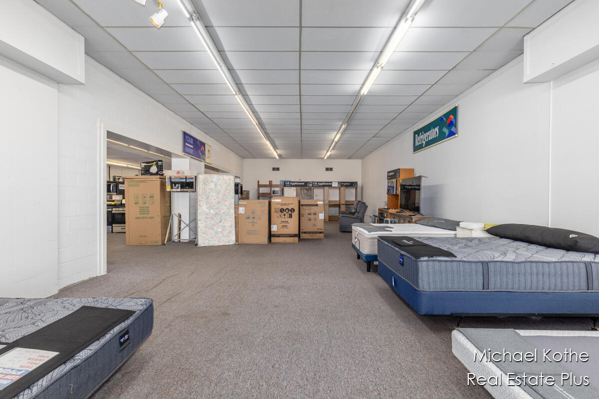 130 W State Street, Hastings, MI, 49058-1844