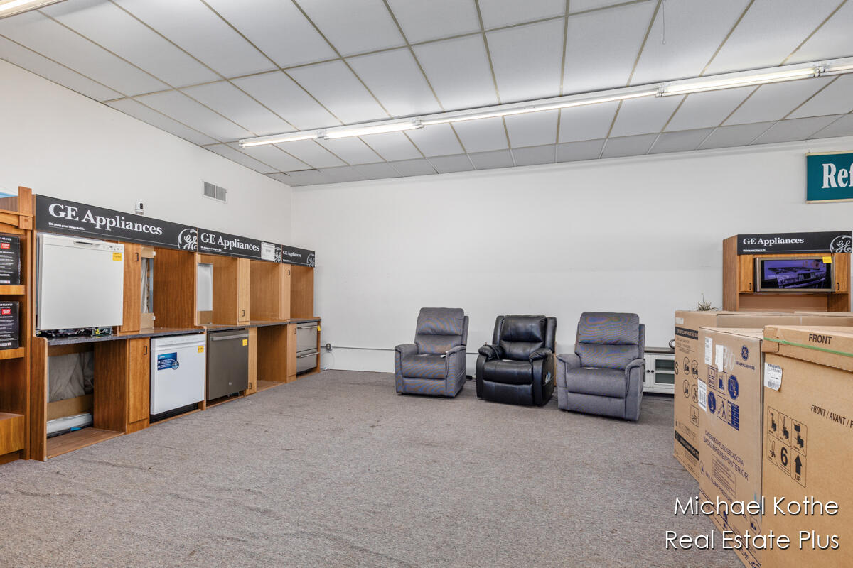 130 W State Street, Hastings, MI, 49058-1844