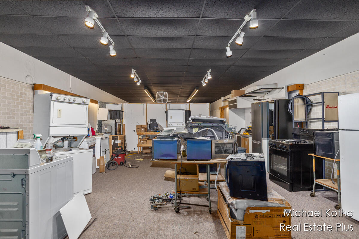 130 W State Street, Hastings, MI, 49058-1844