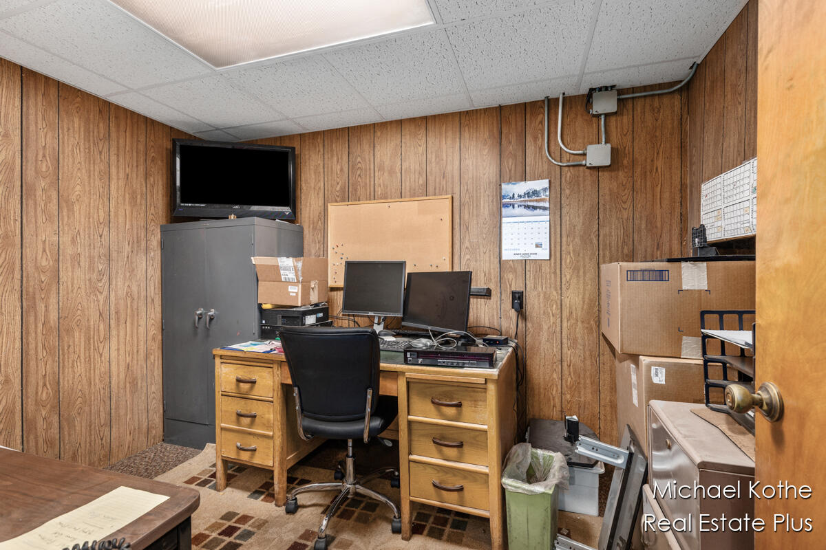 130 W State Street, Hastings, MI, 49058-1844