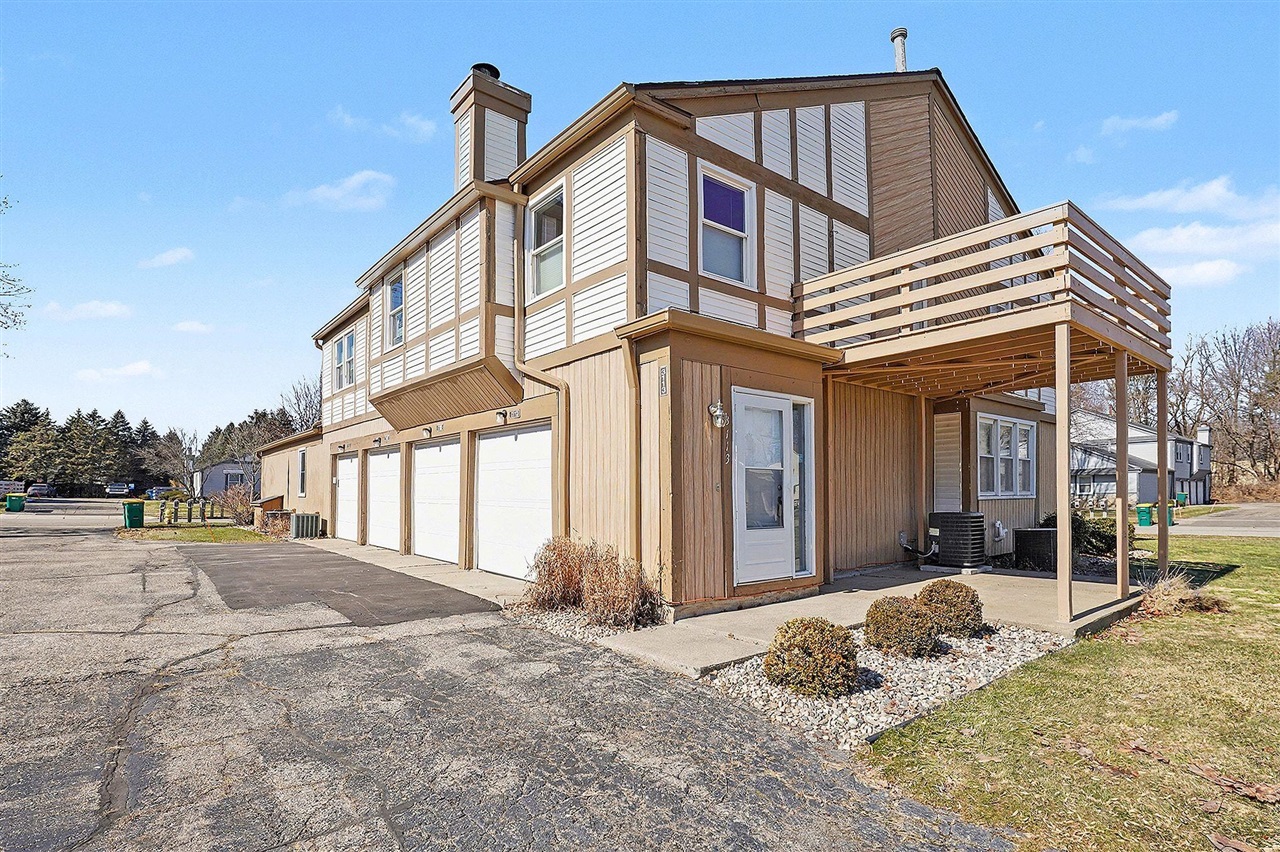 3113 Sturgeon Bay Avenue, Portage, MI, 49024-1142