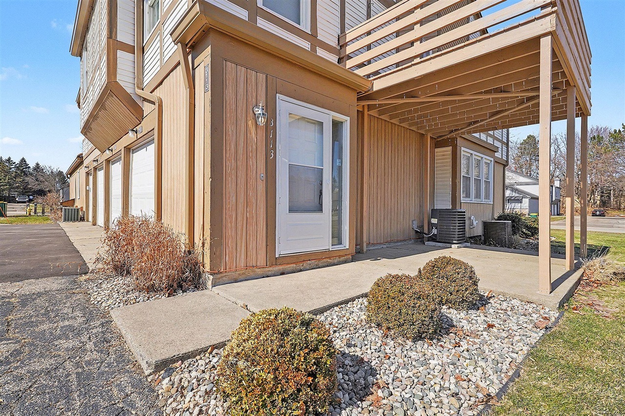 3113 Sturgeon Bay Avenue, Portage, MI, 49024-1142