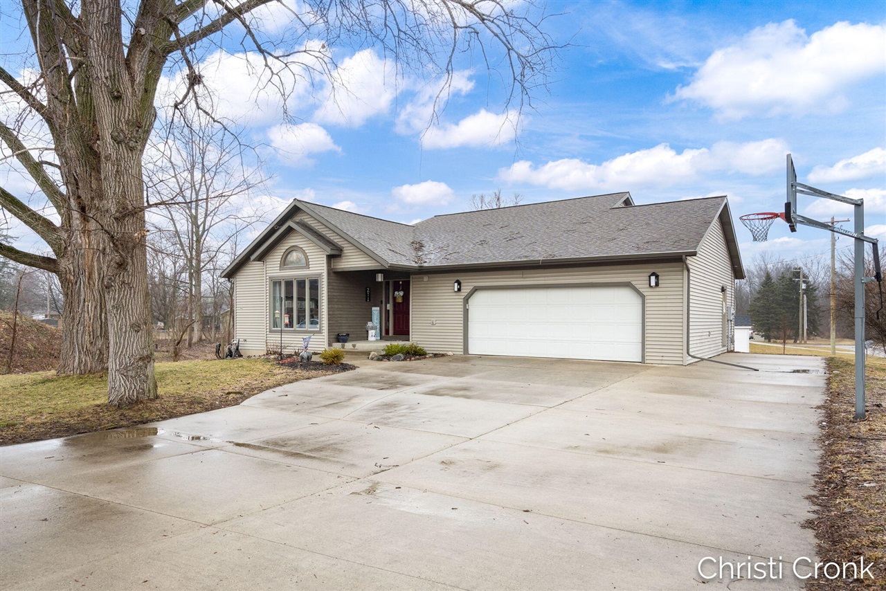 Homes for sale in Cedar Springs, MI | 271 E Beech St, Cedar Springs, MI 49319 | MLS# 70518116