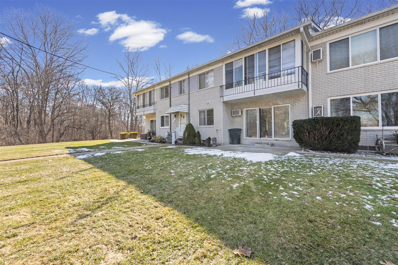 Homes for sale in Brighton, MI | 5955 Alan Dr #61, Brighton, MI 48116 | MLS# 70518122