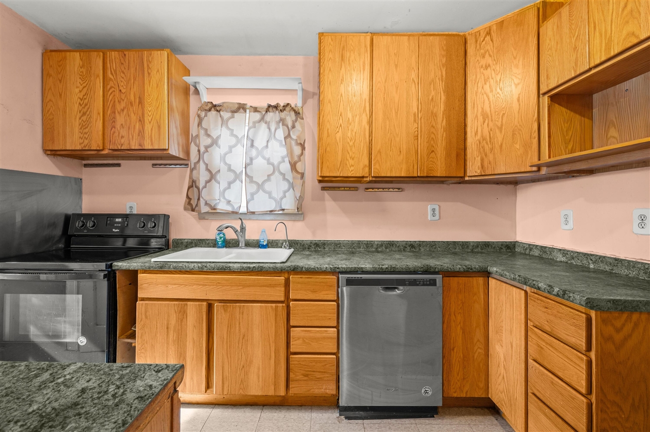 745 N Shore Drive, Benton Harbor, MI, 49022-2822