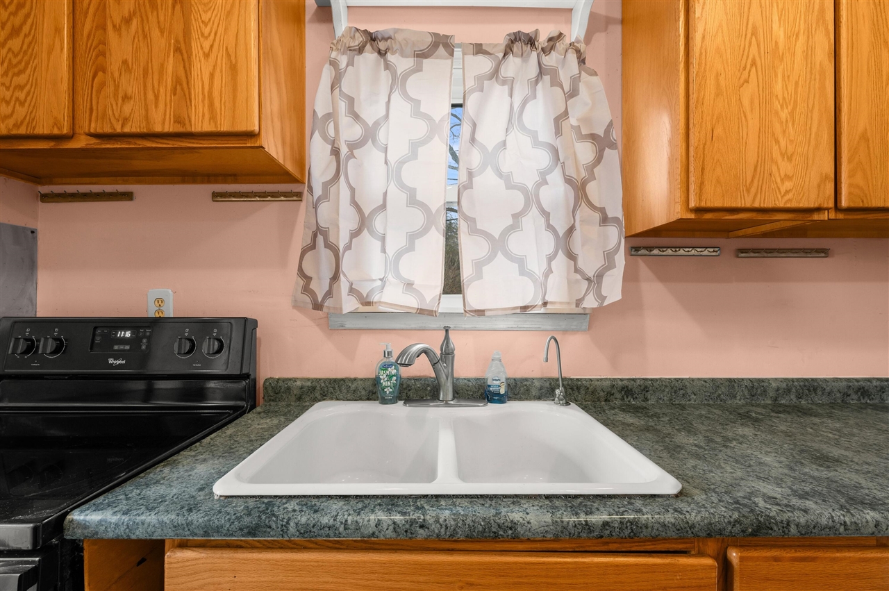 745 N Shore Drive, Benton Harbor, MI, 49022-2822