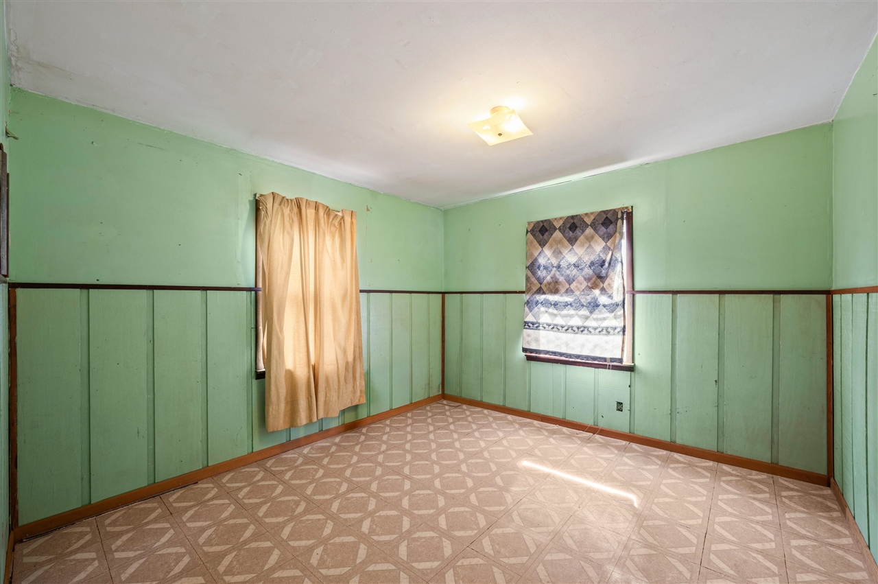 745 N Shore Drive, Benton Harbor, MI, 49022-2822