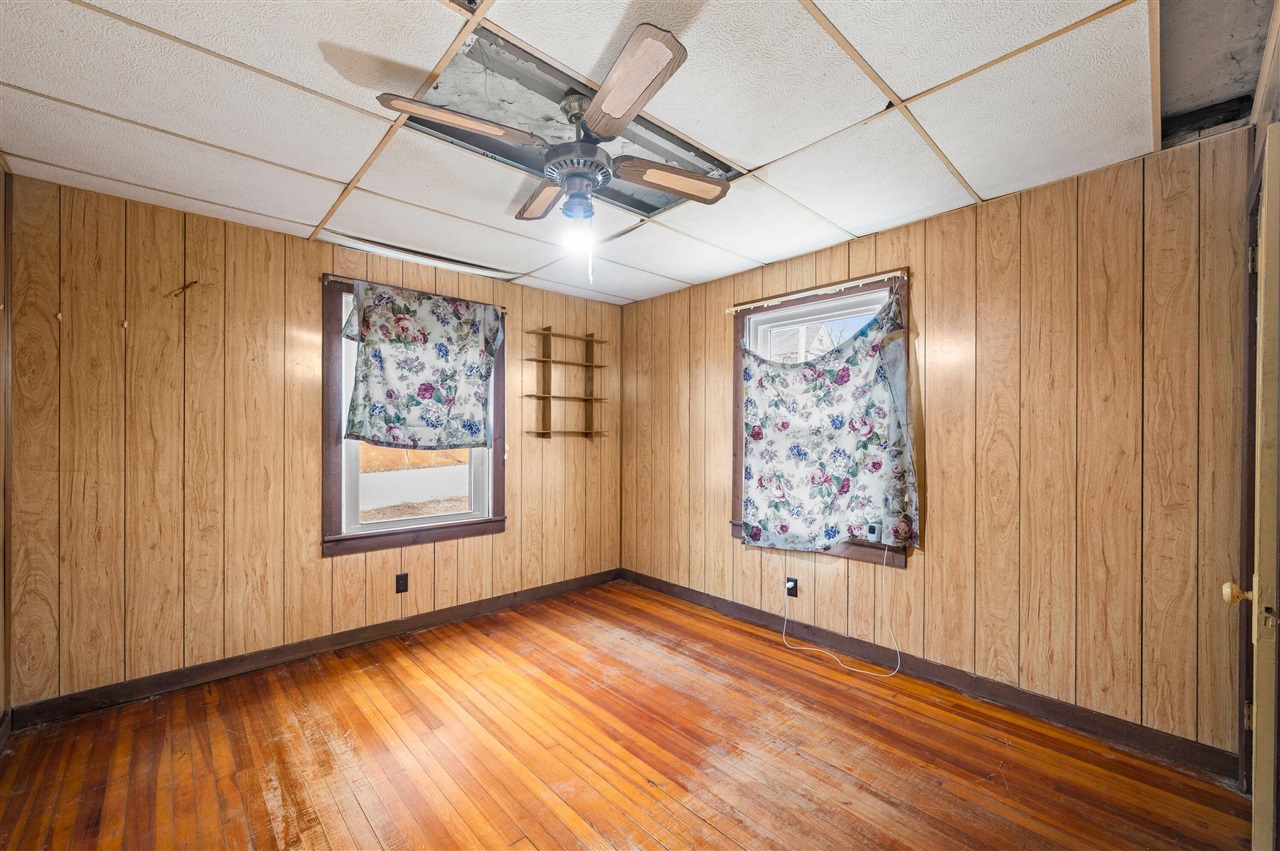 745 N Shore Drive, Benton Harbor, MI, 49022-2822