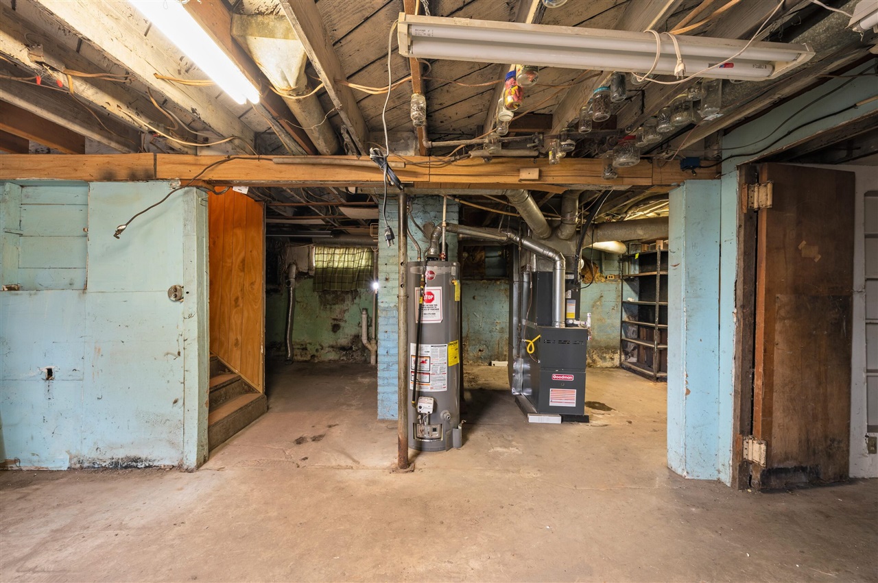 745 N Shore Drive, Benton Harbor, MI, 49022-2822