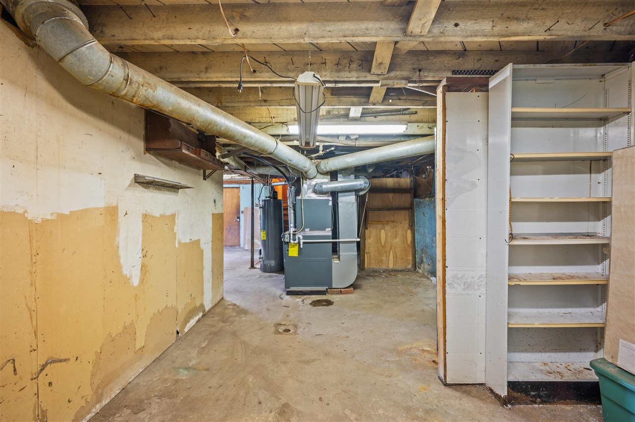 745 N Shore Drive, Benton Harbor, MI, 49022-2822