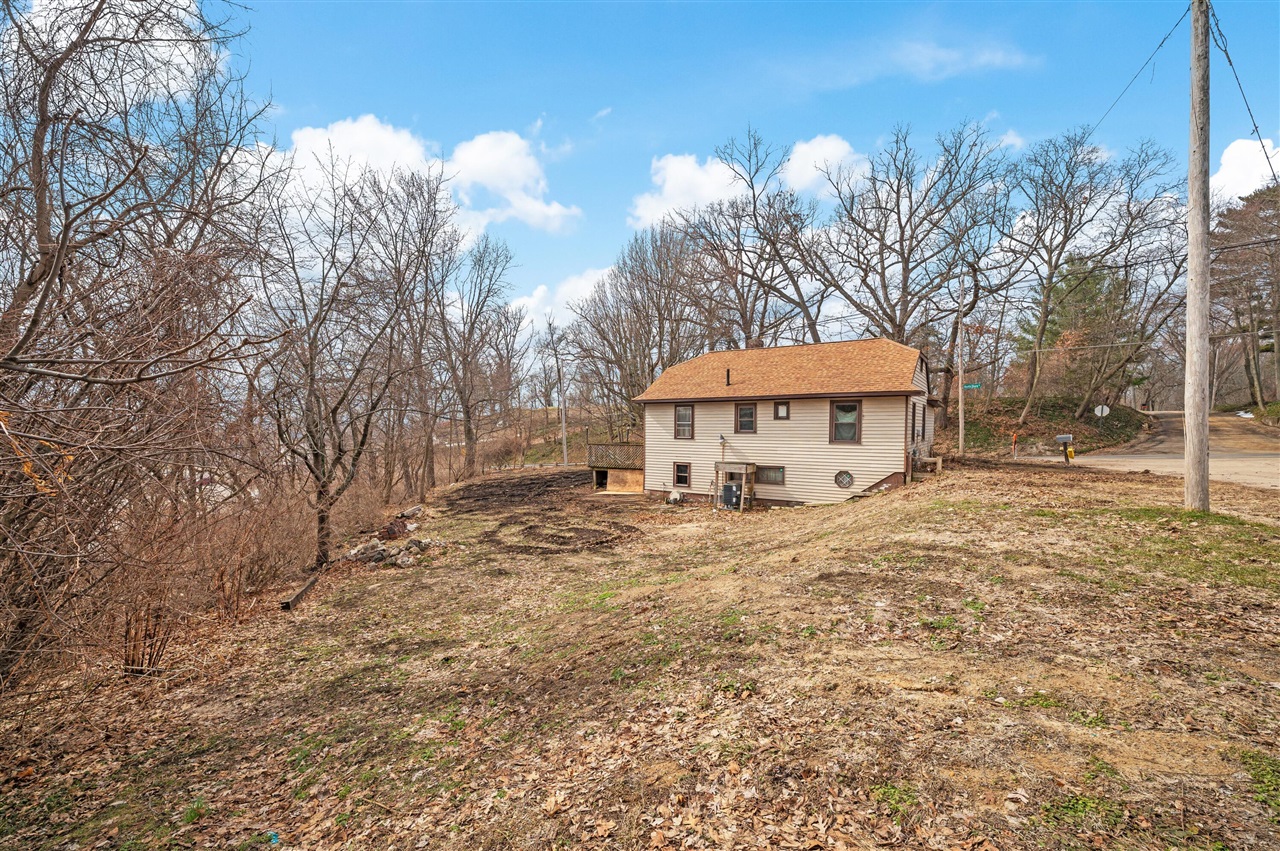 745 N Shore Drive, Benton Harbor, MI, 49022-2822