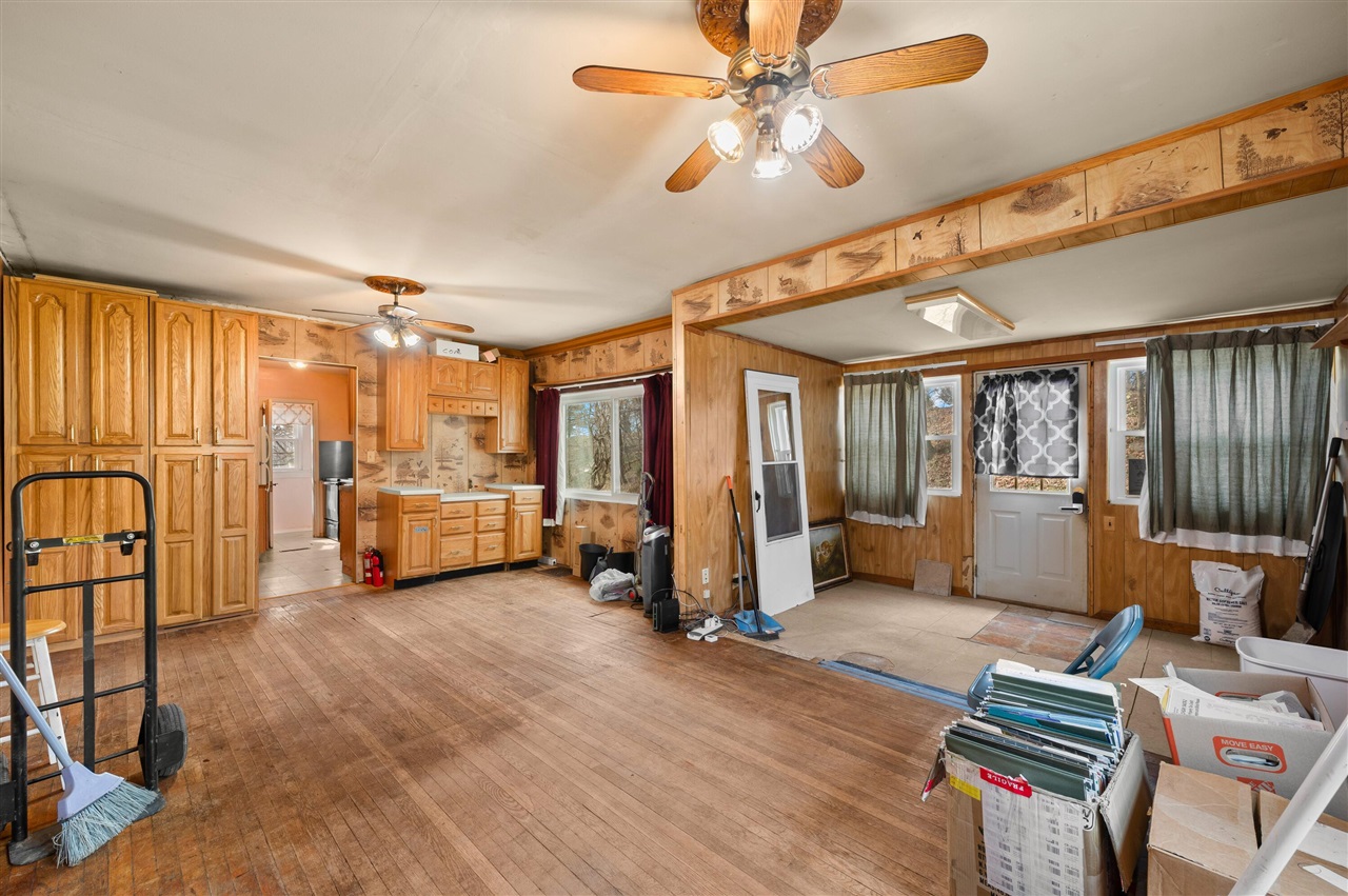 745 N Shore Drive, Benton Harbor, MI, 49022-2822