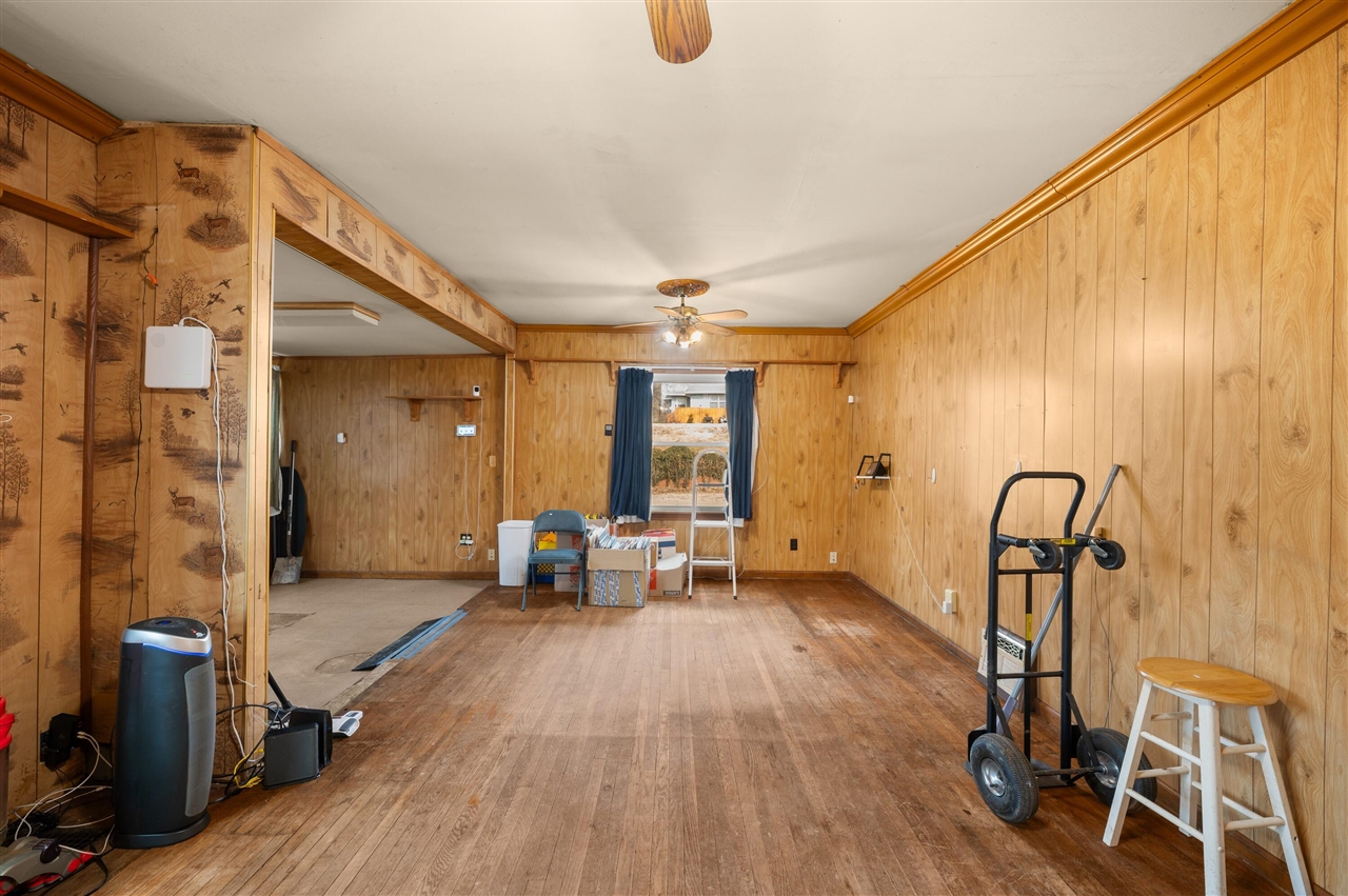 745 N Shore Drive, Benton Harbor, MI, 49022-2822