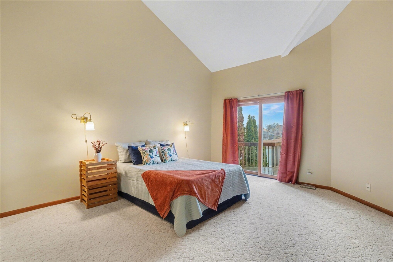 1653 E Harbour Towne Circle, Muskegon, MI, 49441-6409