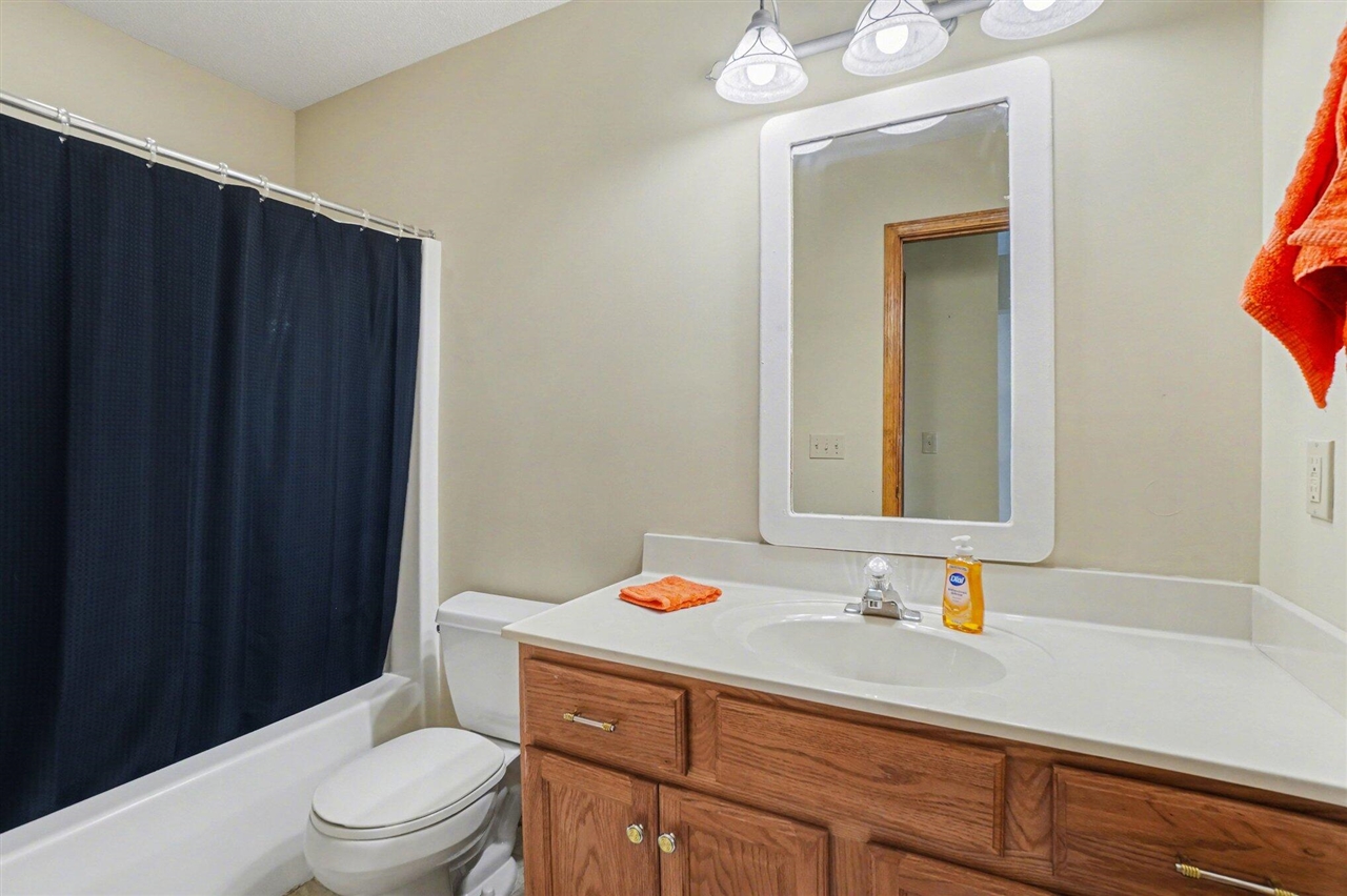 1653 E Harbour Towne Circle, Muskegon, MI, 49441-6409