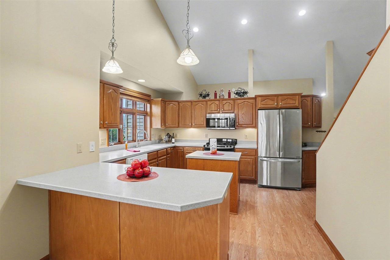 1653 E Harbour Towne Circle, Muskegon, MI, 49441-6409