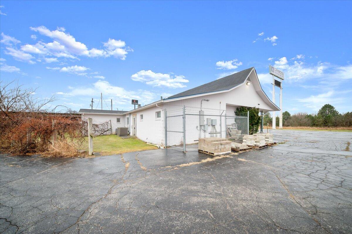 2110 N Concord Road, Albion, MI, 49224-9645
