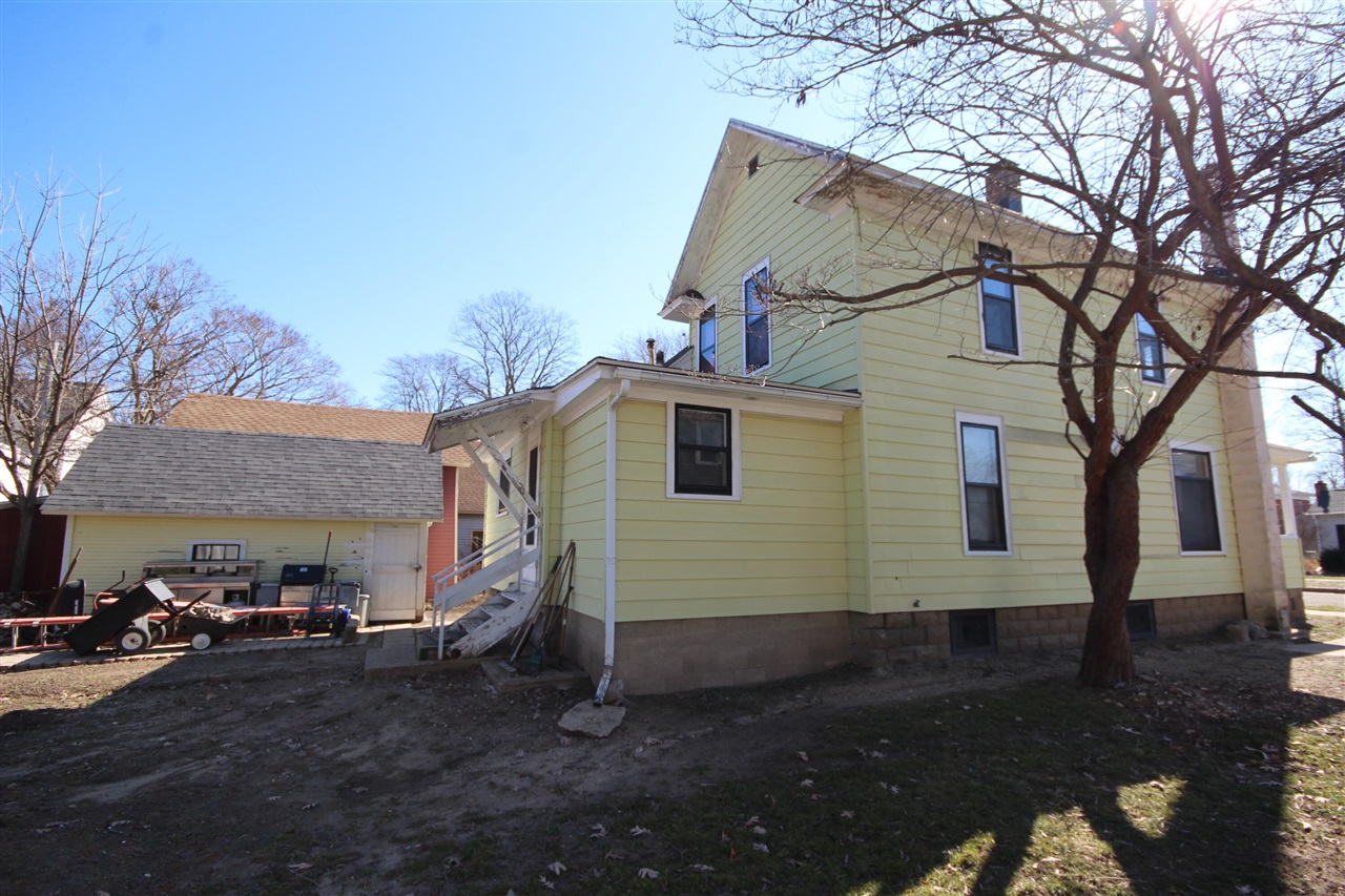 Homes for sale in Vicksburg, MI | 114 W Park St, Vicksburg, MI 49097 | MLS# 70518184