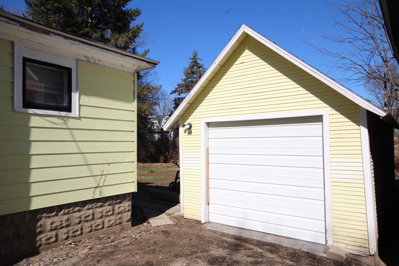 Homes for sale in Vicksburg, MI | 114 W Park St, Vicksburg, MI 49097 | MLS# 70518184