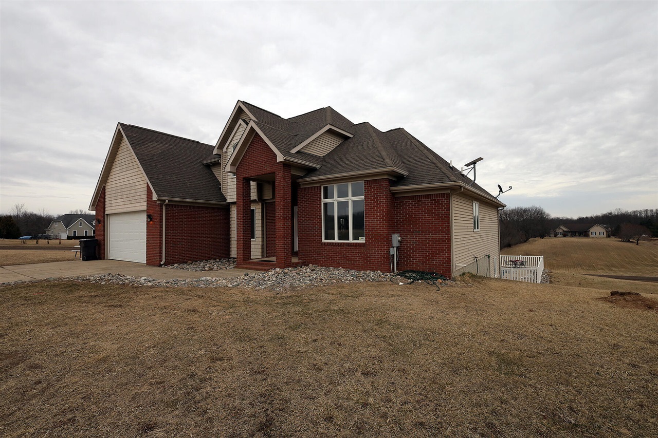 1026 Deer Valley Dr, Manchester, MI, 48158