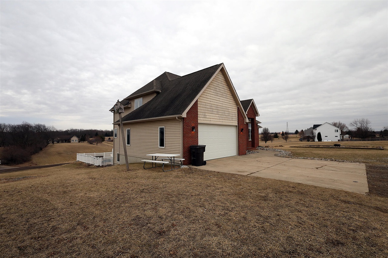 1026 Deer Valley Dr, Manchester, MI, 48158