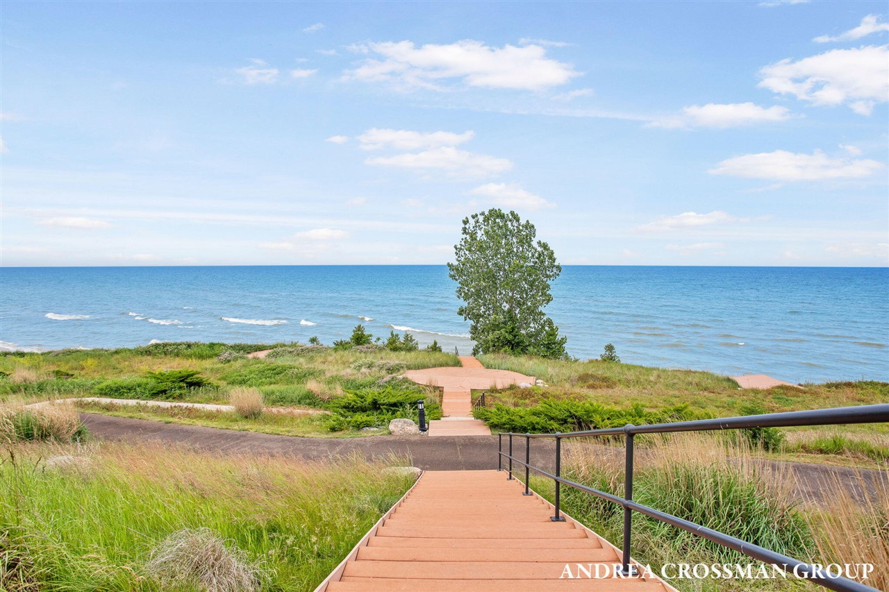 684 Waters Edge Drive, South Haven, MI, 49090