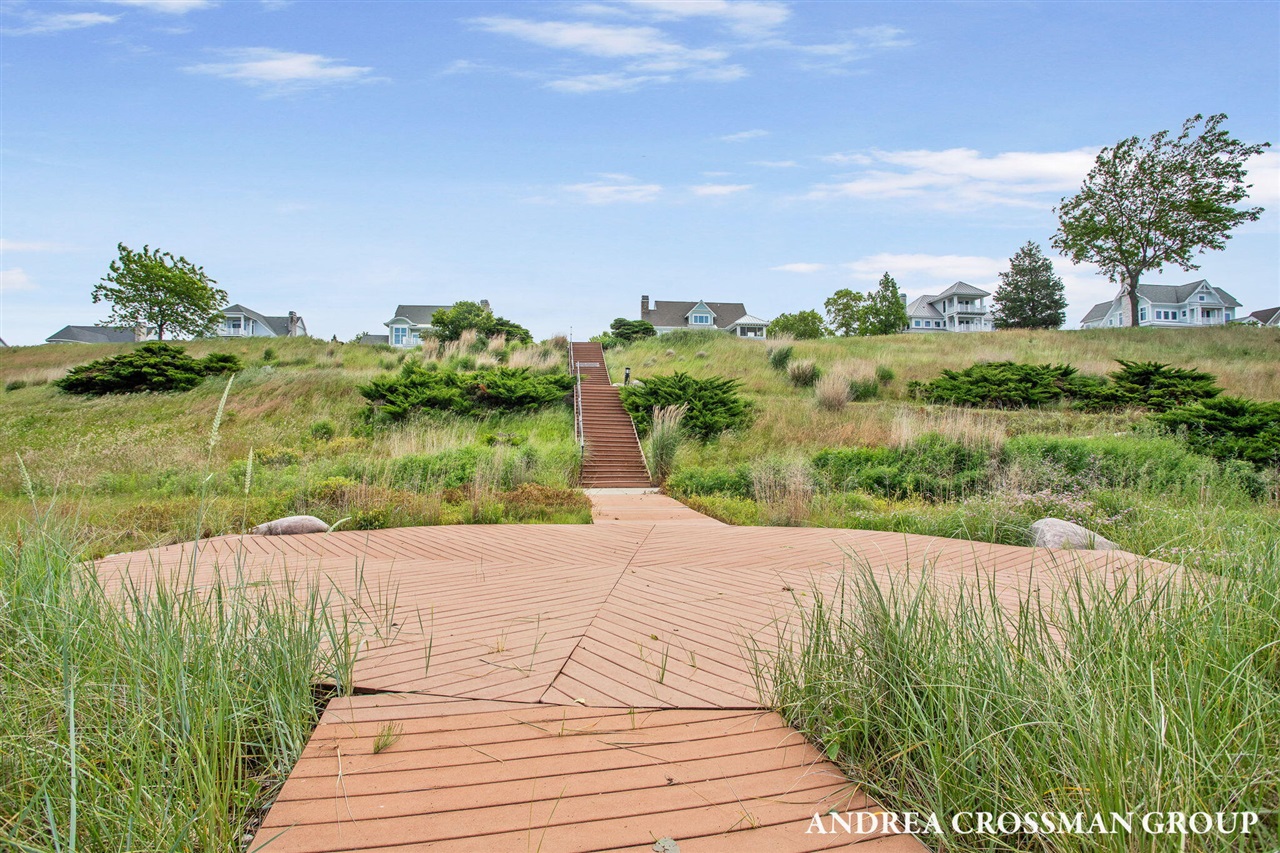 684 Waters Edge Drive, South Haven, MI, 49090