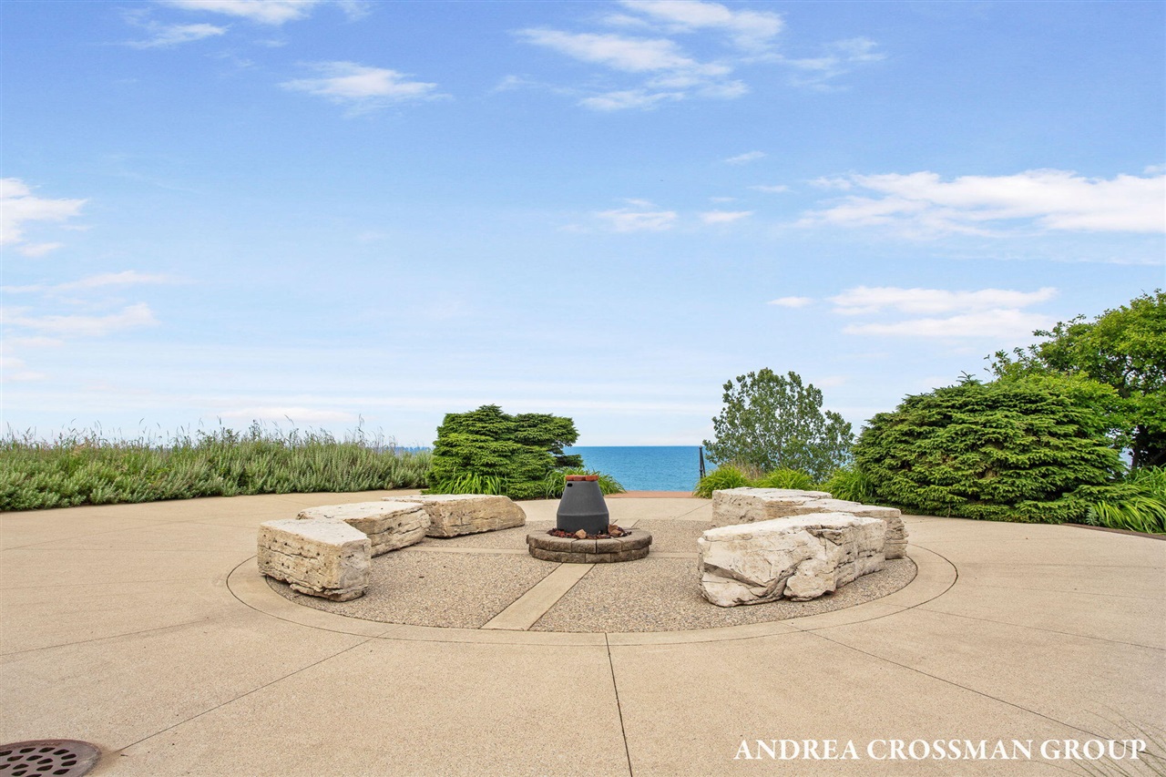 684 Waters Edge Drive, South Haven, MI, 49090