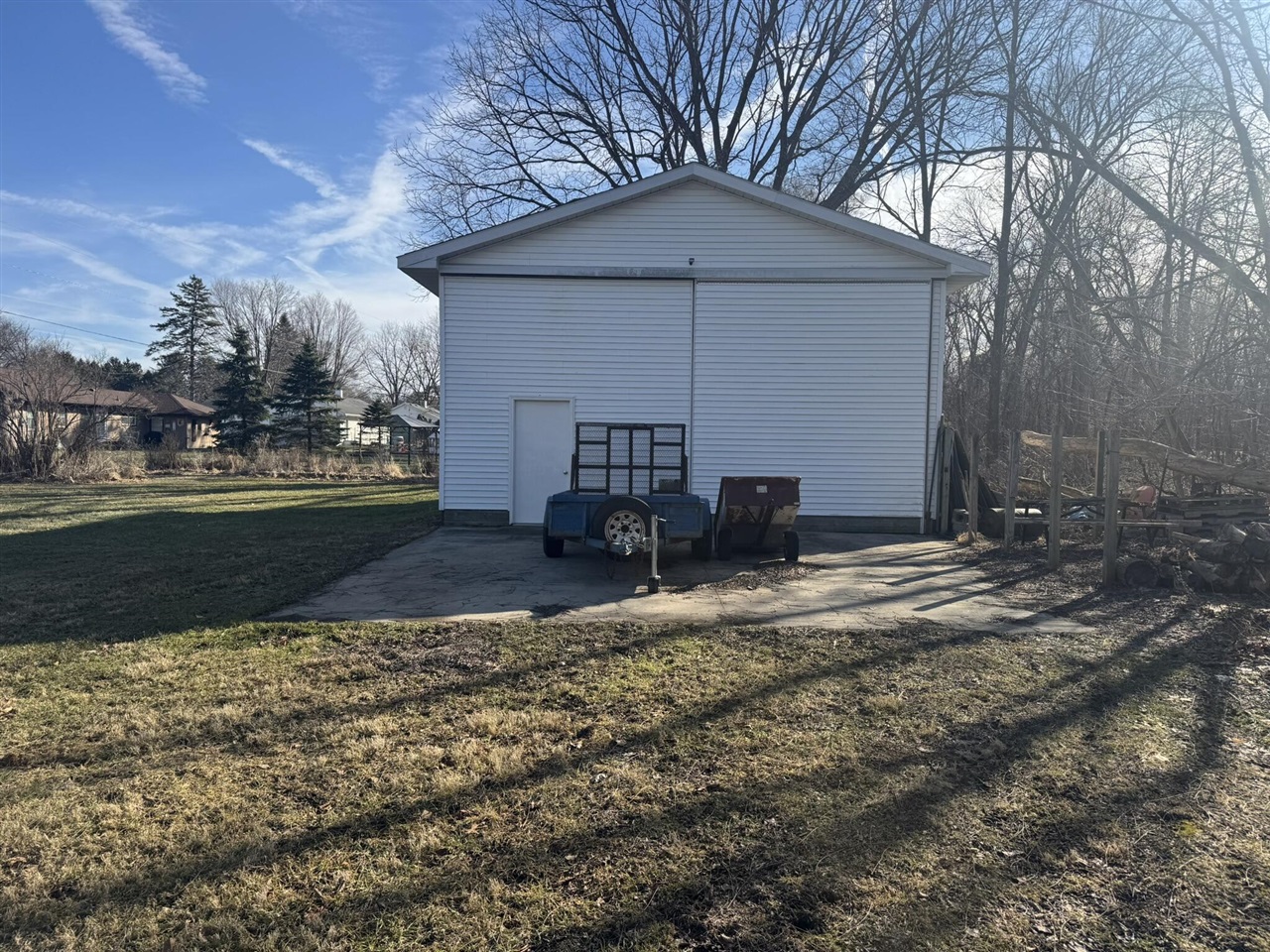 E Trail, Charlotte, MI, 48813