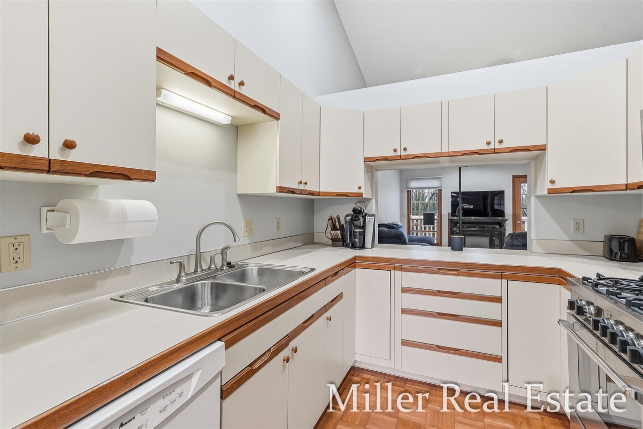 1520 Liberty Lane, Hastings, MI, 49058-1000