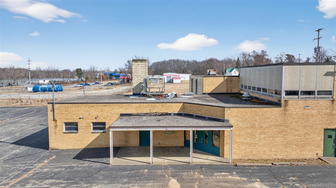 1002 E South Street, Jackson, MI, 49203-4497