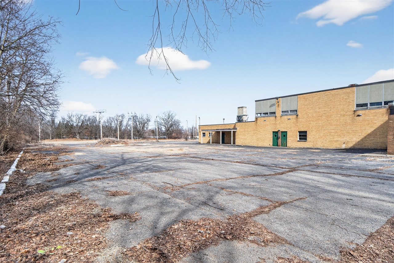 1002 E South Street, Jackson, MI, 49203-4497