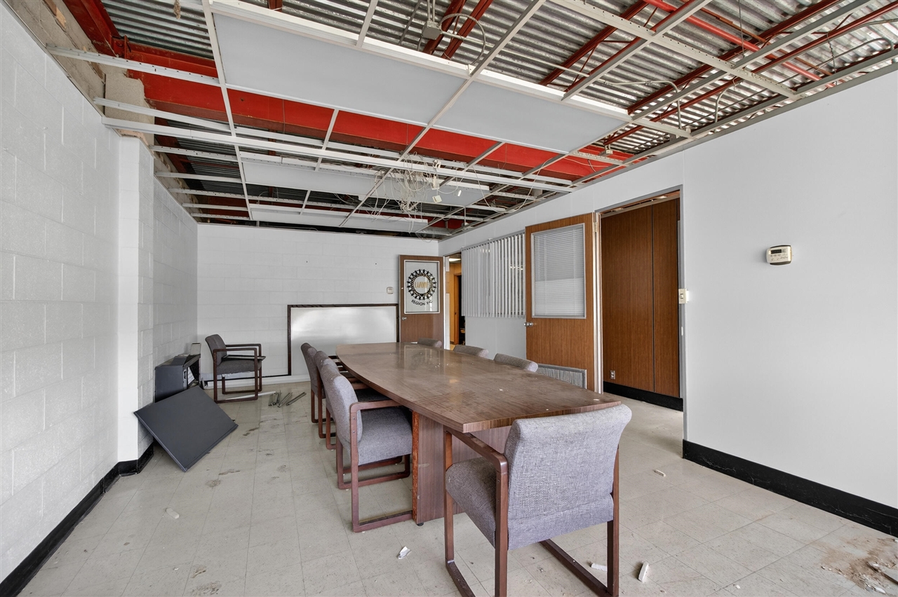 1002 E South Street, Jackson, MI, 49203-4497