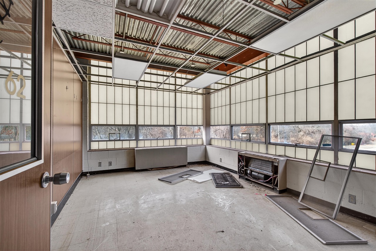 1002 E South Street, Jackson, MI, 49203-4497