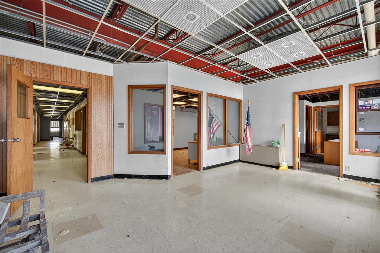 1002 E South Street, Jackson, MI, 49203-4497