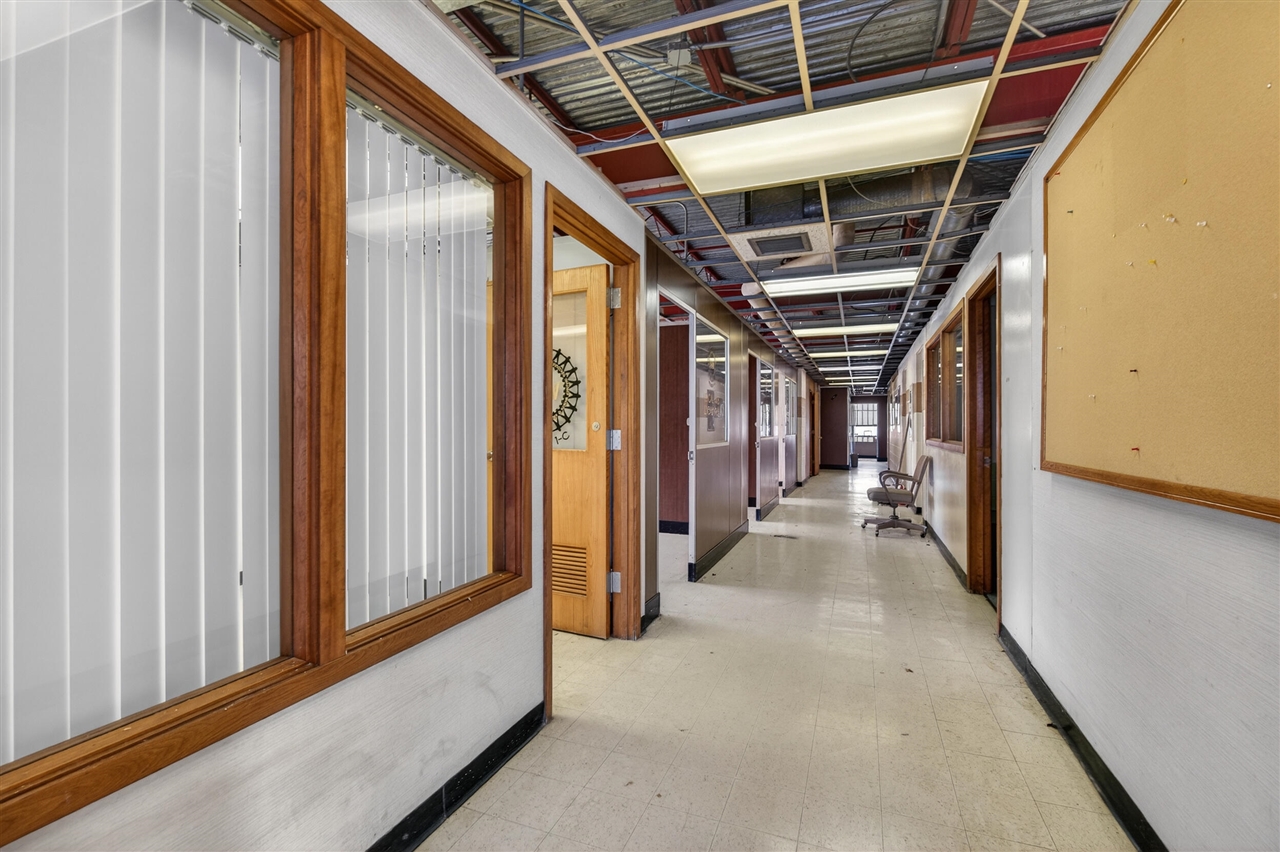 1002 E South Street, Jackson, MI, 49203-4497