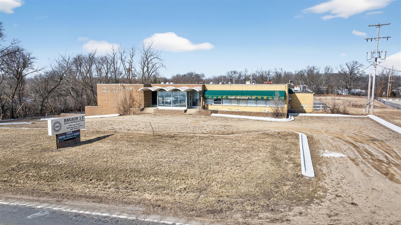 1002 E South Street, Jackson, MI, 49203-4497