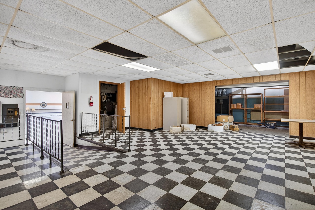 1002 E South Street, Jackson, MI, 49203-4497