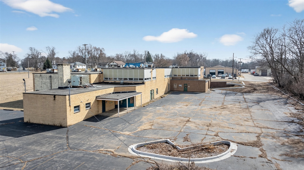 1002 E South Street, Jackson, MI, 49203-4497