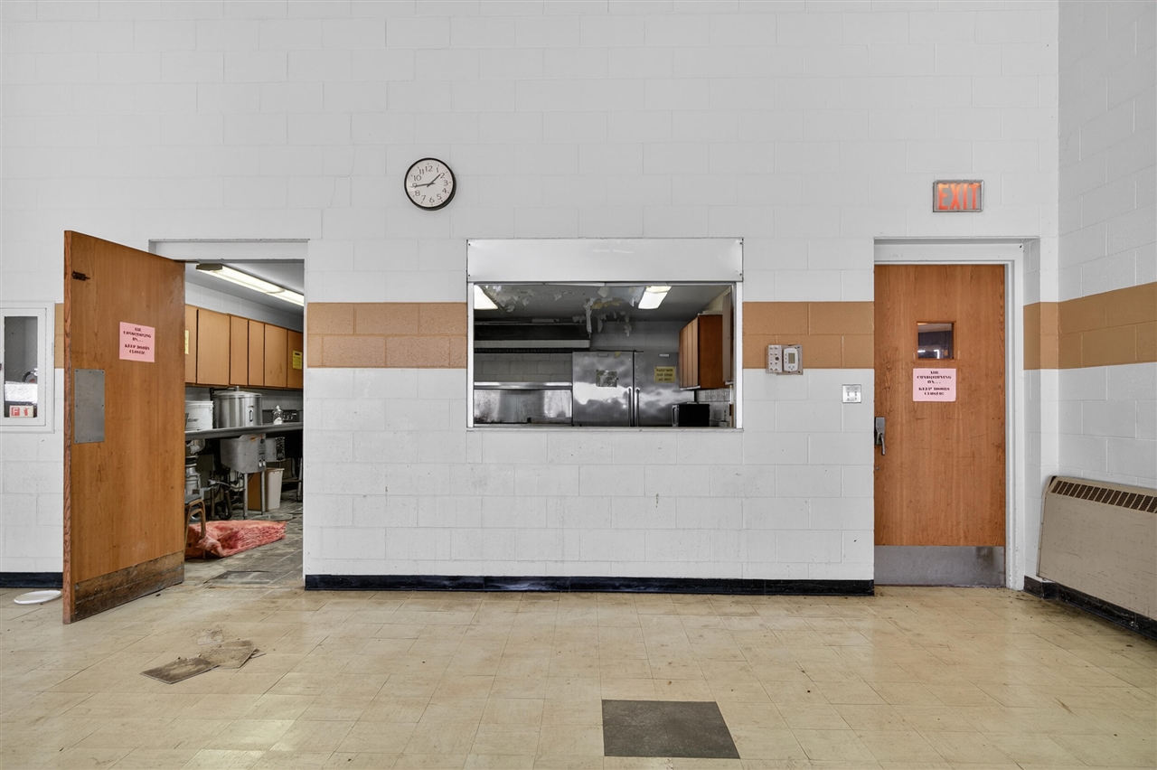 1002 E South Street, Jackson, MI, 49203-4497