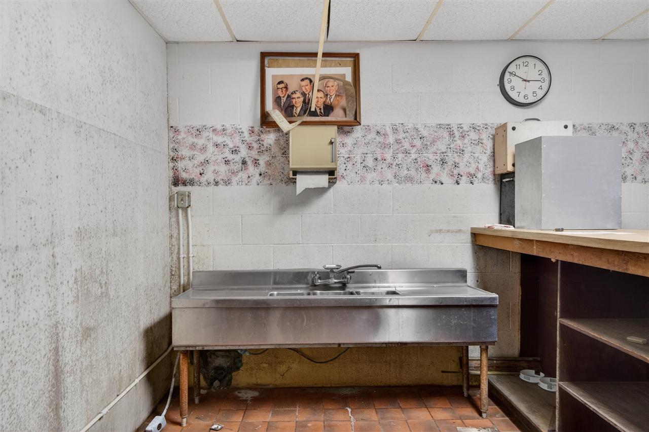 1002 E South Street, Jackson, MI, 49203-4497