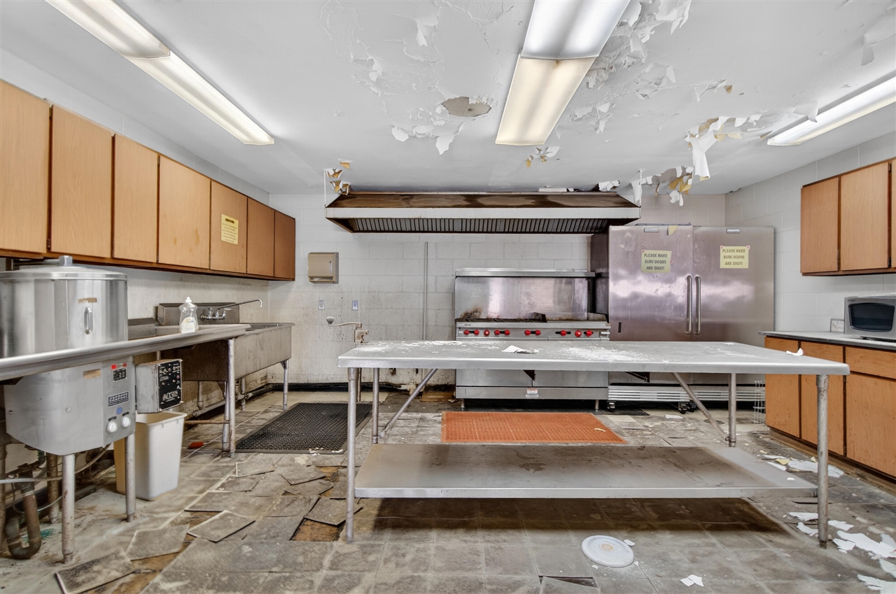 1002 E South Street, Jackson, MI, 49203-4497