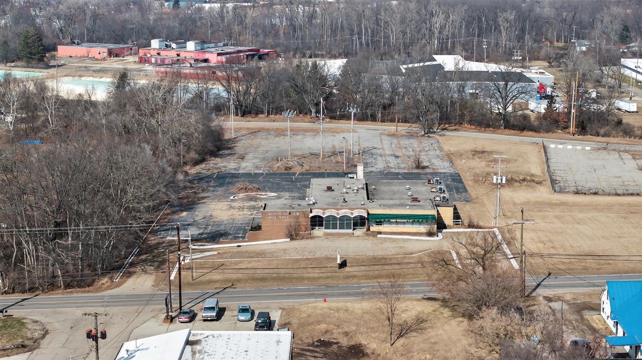 1002 E South Street, Jackson, MI, 49203-4497