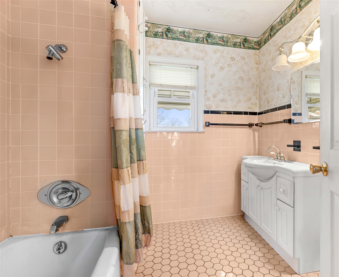 8360 Day Road, Pittsford, MI, 49271-9648