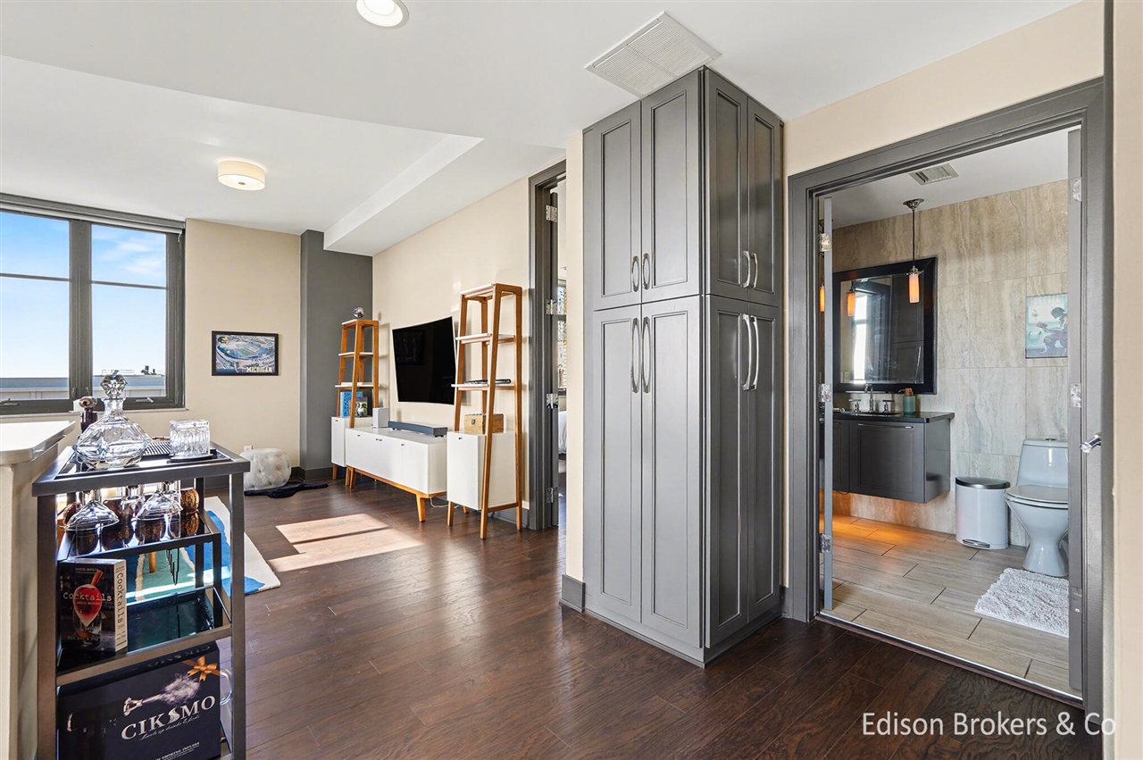  UNIT 11A, Grand Rapids, MI, 49503